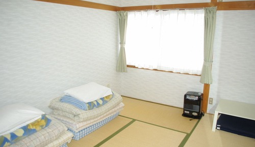 Habitación, no fumadores (Run of House, 1-2 people, Over 7 y/o)