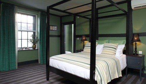 Habitación de luna de miel doble (Four Poster Bed)