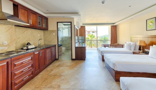 Super Deluxe Quadruple with Kitchenette - Main Wing 