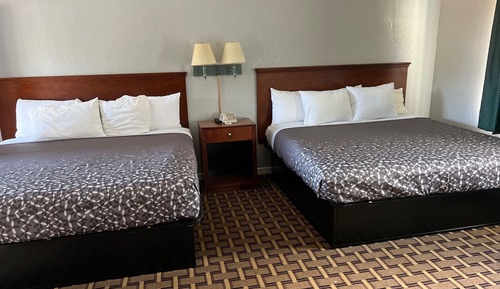Deluxe Room, Multiple Beds, Non Smoking