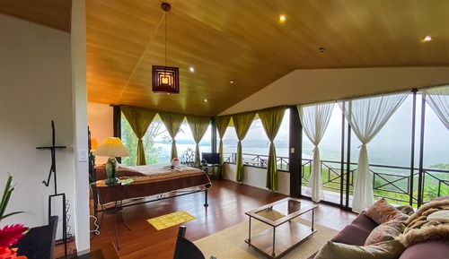 Apartment with Panoramic Views