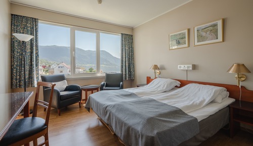 Habitación con 1 cama doble o 2 individuales, baño privado