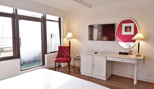 Habitación superior, balcón, vistas al río