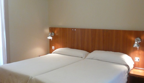 Habitación con 1 cama doble o 2 individuales