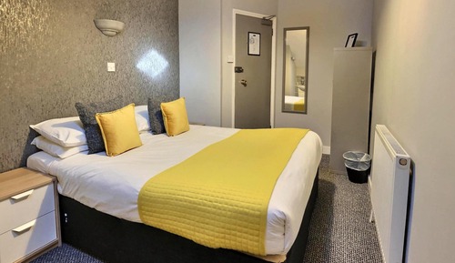 Habitación doble, baño privado