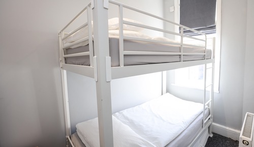 Suite, baño privado (Separate Bunk Room)