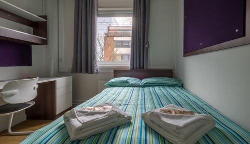 Habitación estándar doble, 1 cama doble, baño compartido