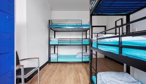 9-bed Private Room (shared bathroom)
