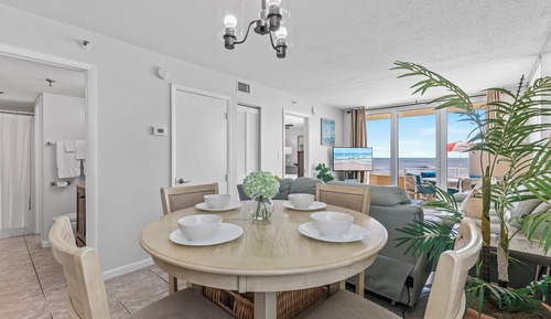 Apartamento, varias camas, balcón, vistas al mar (Oceania Beach Club 101)