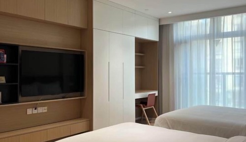 Family Room (1)
