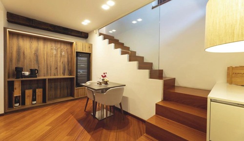 Junior Room, City View