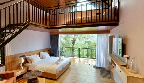 Duplex, Hill View