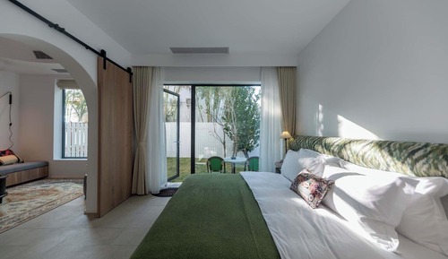 Superior Double Room, Balcony, Courtyard View