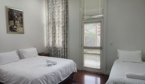 Habitación con 2 camas individuales