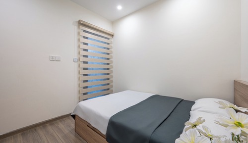Apartamento de lujo, 2 habitaciones, balcón, vistas a la piscina