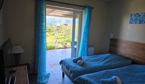 Habitación clásica con 2 camas individuales, vistas a la montaña