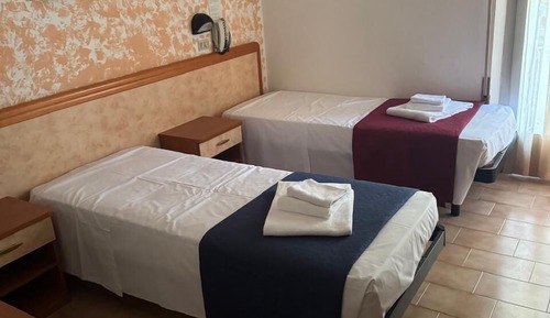 Habitación básica doble, vistas a la ciudad