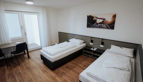 Habitación con 2 camas individuales, balcón, vistas al valle
