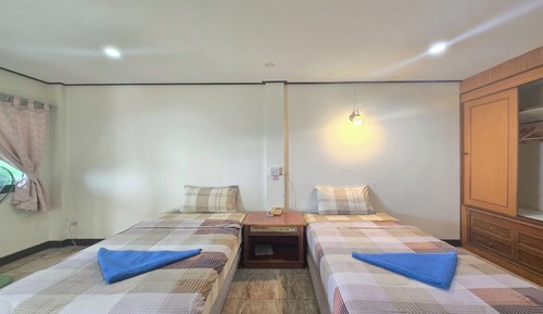 Habitación con 2 camas individuales