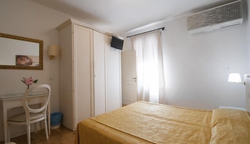 Habitación triple estándar, vistas a la ciudad