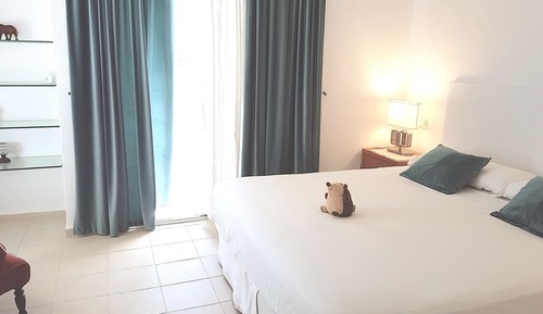 Villa tradicional, 1 cama de matrimonio grande, vistas a la piscina, en una planta alta