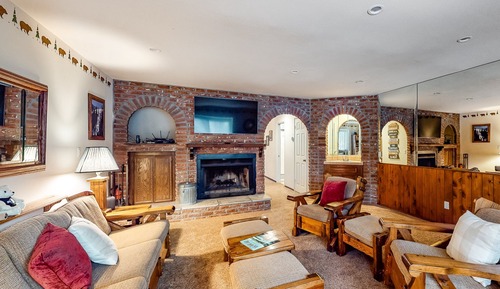 Condo, Multiple Beds, Pool Access, Mountain View (VC331)