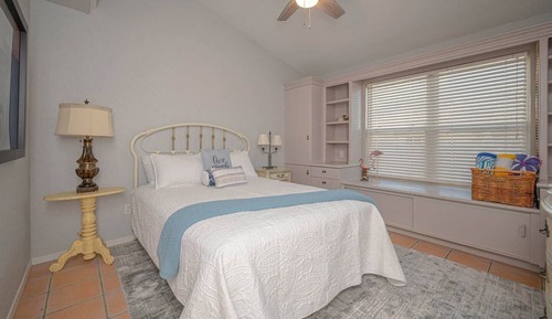 Apartamento, varias camas, patio (2110 Bayhouse -Seaside Cottage)