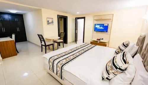 Habitación junior, balcón, vistas a la ciudad