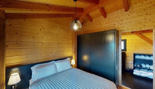 Chalet, balcón, vistas al jardín