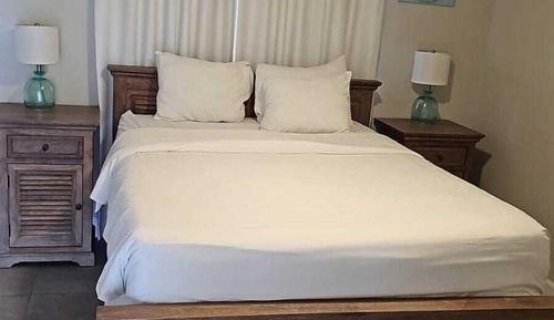 1 Bedroom Deluxe Partial Ocean View