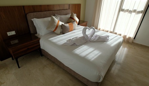 Deluxe Apartment, City View