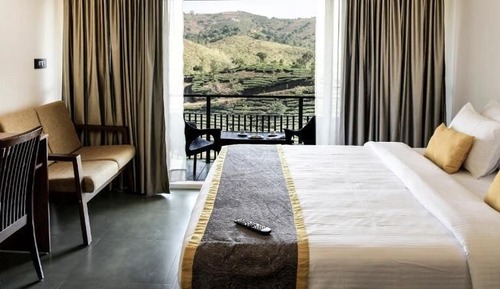 Deluxe Room, Balcony, Mountain View