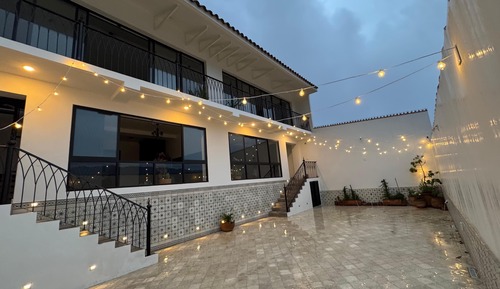 Luxury Apartment, Mountain View