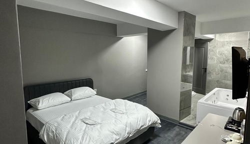 Luxury Suite
