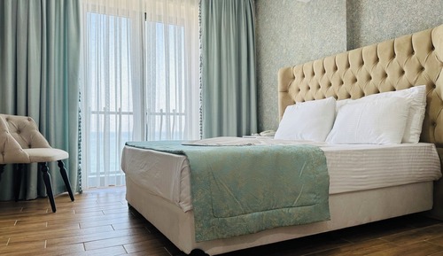 Superior Room, Mountain View