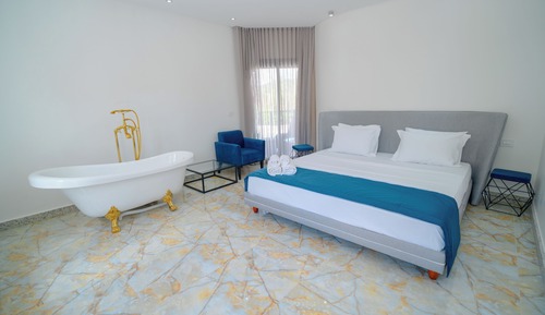 Habitación doble superior, 1 cama de matrimonio grande, no fumadores, vistas a la piscina