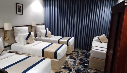 Suite, varias camas, no fumadores, baño privado