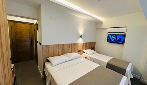 Superior Twin Room, City View