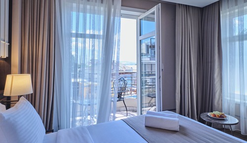 Habitación estándar doble, balcón, vistas a la ciudad