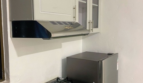 Apartamento superior, balcón, vistas a la ciudad