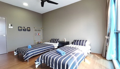 Apartamento superior, 3 habitaciones, balcón, vistas a la ciudad