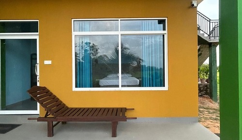 Dormitorio compartido, patio, vistas al lago