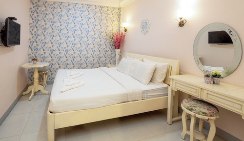 Habitación estándar, 1 cama de matrimonio grande, vistas al jardín