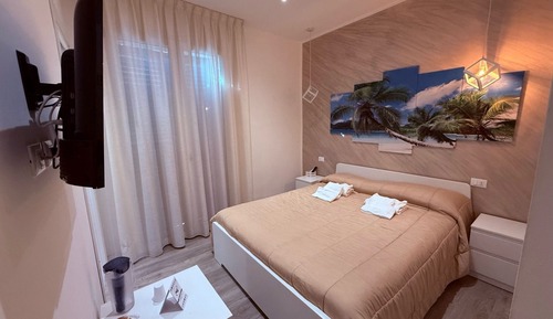 Habitación doble, balcón, vistas a la ciudad