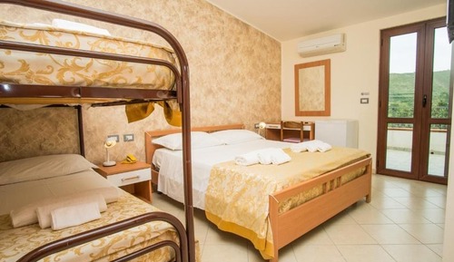 Classic Quadruple Room