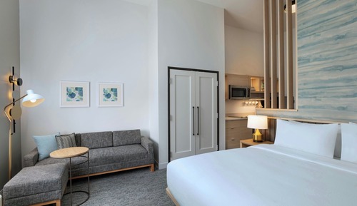 Estudio, 1 cama de matrimonio grande con sofá cama