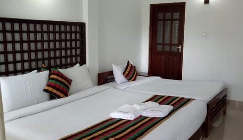 Habitación triple estándar, balcón