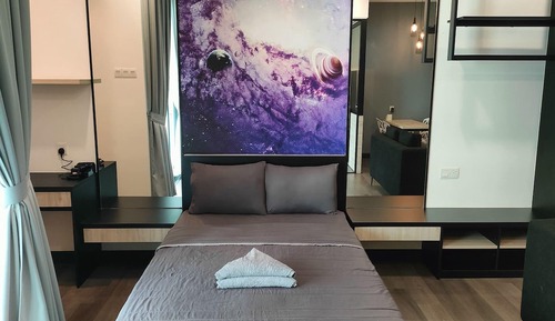 Estudio superior, 1 cama de matrimonio, balcón, vistas a la ciudad