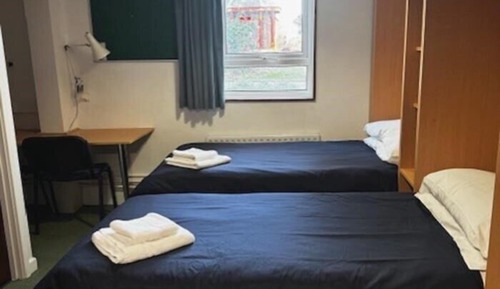 Habitación estándar con 1 cama doble o 2 individuales