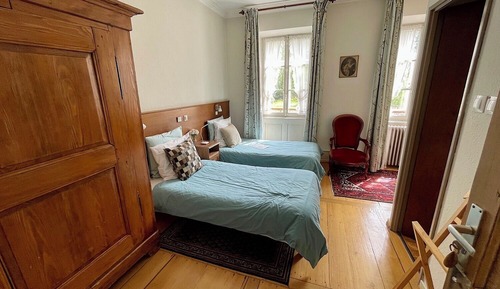 Habitación con 2 camas individuales, vistas al jardín